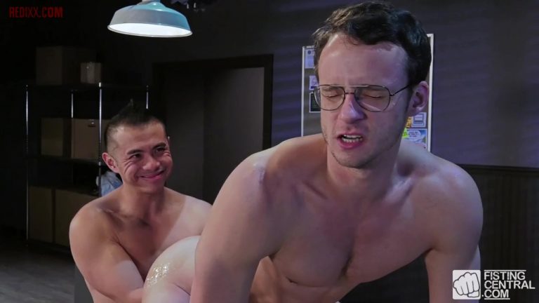 Niko Reeves Fists Nate Grimes – Part 2