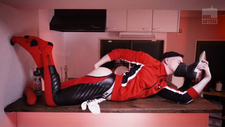 Axel Abysse: Scoop of X-Lube & Self Fisting