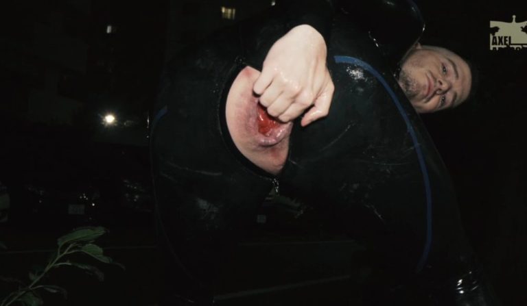 Axel Abysse - Rubber, Fisting & Piss in Public