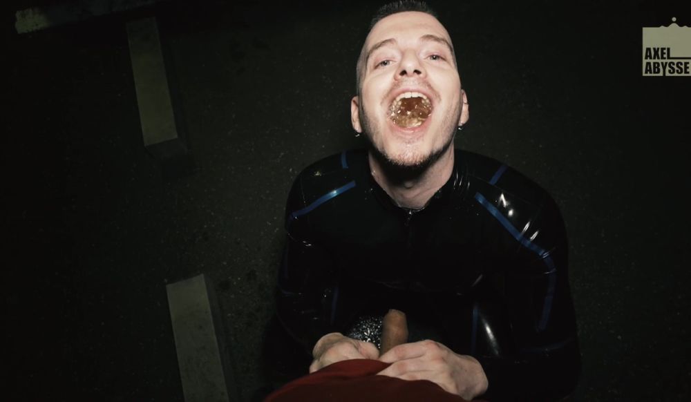 Axel Abysse - Rubber, Fisting & Piss in Public 2