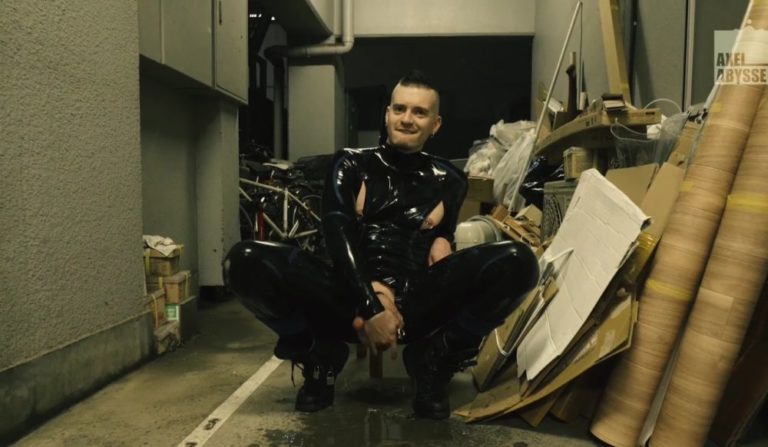 Axel Abysse - Rubber, Fisting & Piss in Public