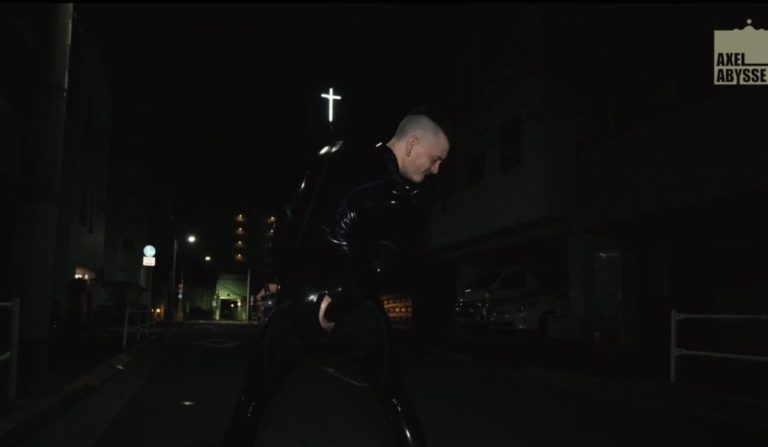 Axel Abysse - Rubber, Fisting & Piss in Public