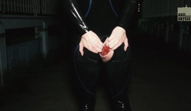 Axel Abysse - Rubber, Fisting & Piss in Public