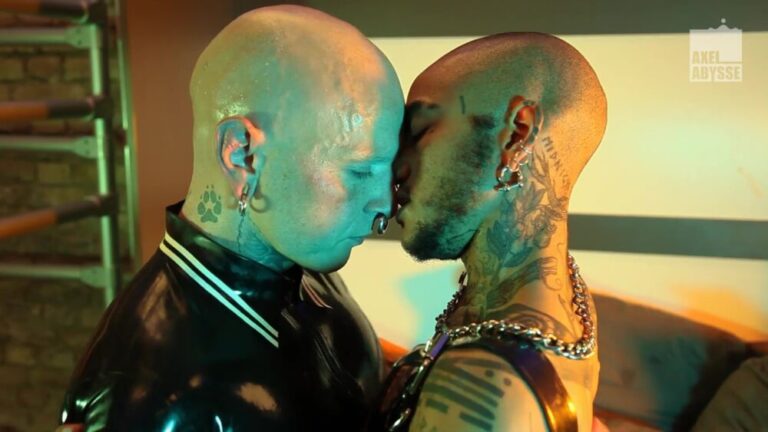 Rubber Fisting Sluts: Nikolaj & Jamal