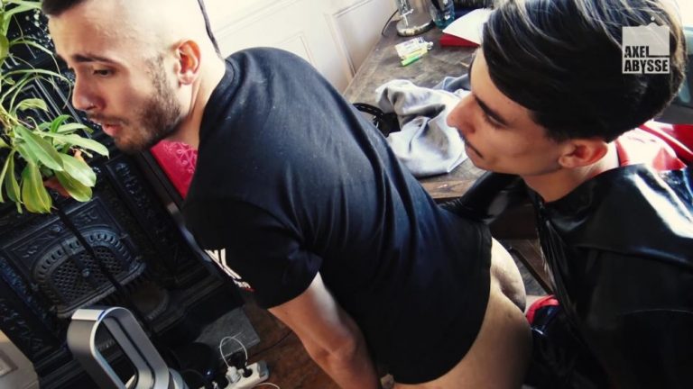 Pierre Rubberax Shaves & Fist Fucks David Luca