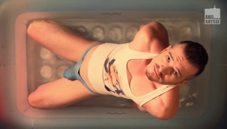 Axel Abysse - Anani 15: Bathtub Fisting Fun