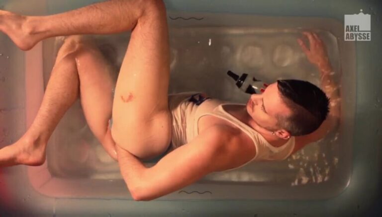 Axel Abysse - Anani 15: Bathtub Fisting Fun