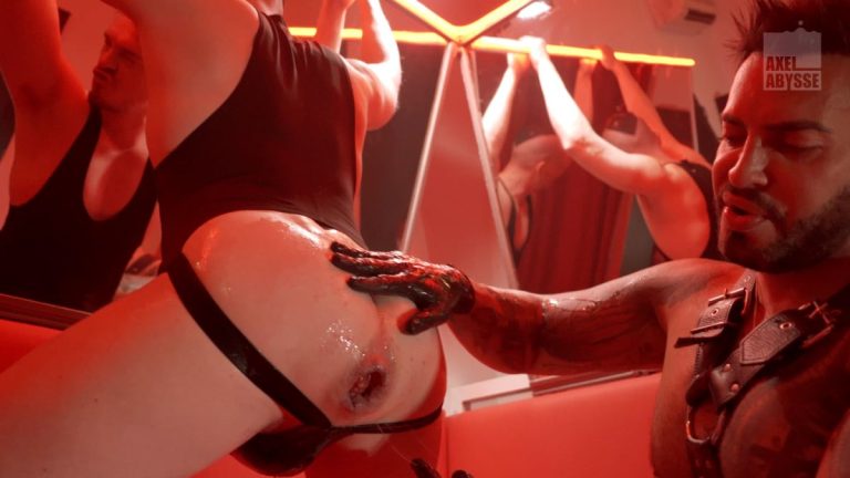 Foot Fucking, Fisting & Pissing With Viktor Rom & Axel Abysse