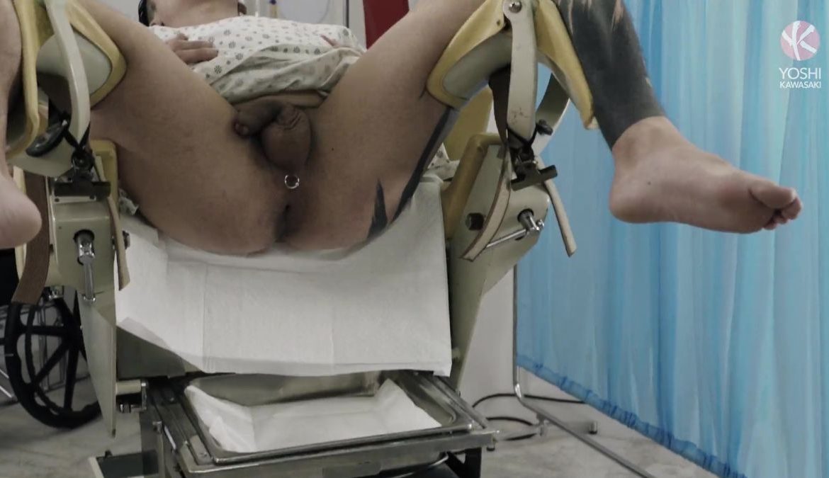 Yoshi Kawasaki Gives Birth To a Plastic Doll – Axel Helps