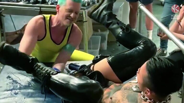 Yoshi Kawasaki & Axel Abysse: Fisting Show For Crackstuffers