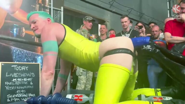 Yoshi Kawasaki & Axel Abysse: Fisting Show For Crackstuffers