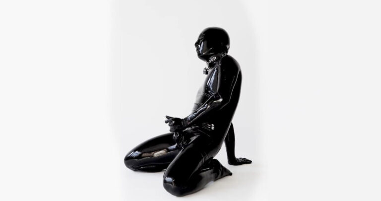 Put on your rubber and follow Rubber Covered Gay Fisting & BDSM Put on your rubber and follow Rubber Covered