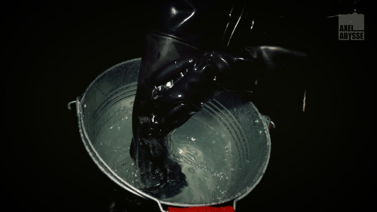 Yowei Gets Double Fist Fucked By Axel Abysse 4