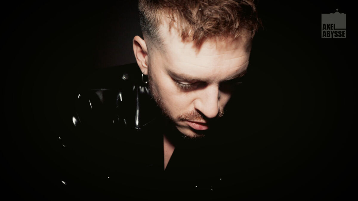 Yowei Gets Double Fist Fucked By Axel Abysse 6