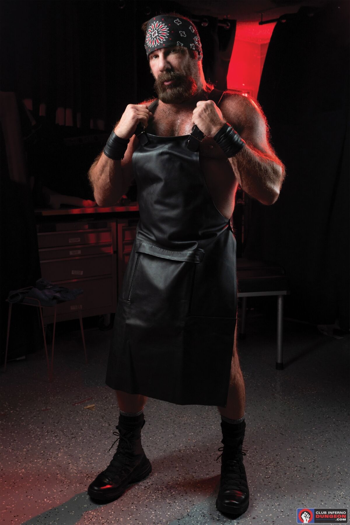 Zac Snow Tries Out Gay Fisting With Mike Masterson 3