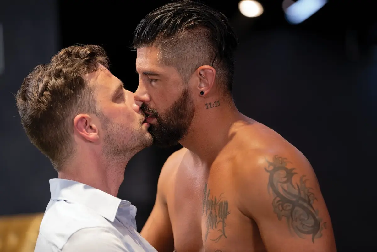 Justin Jett's First Fisting Ever 4