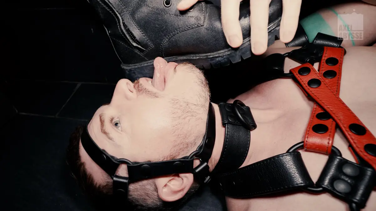 Piss Fisting: Axel’s Elbow-Deeps & Doubles 10