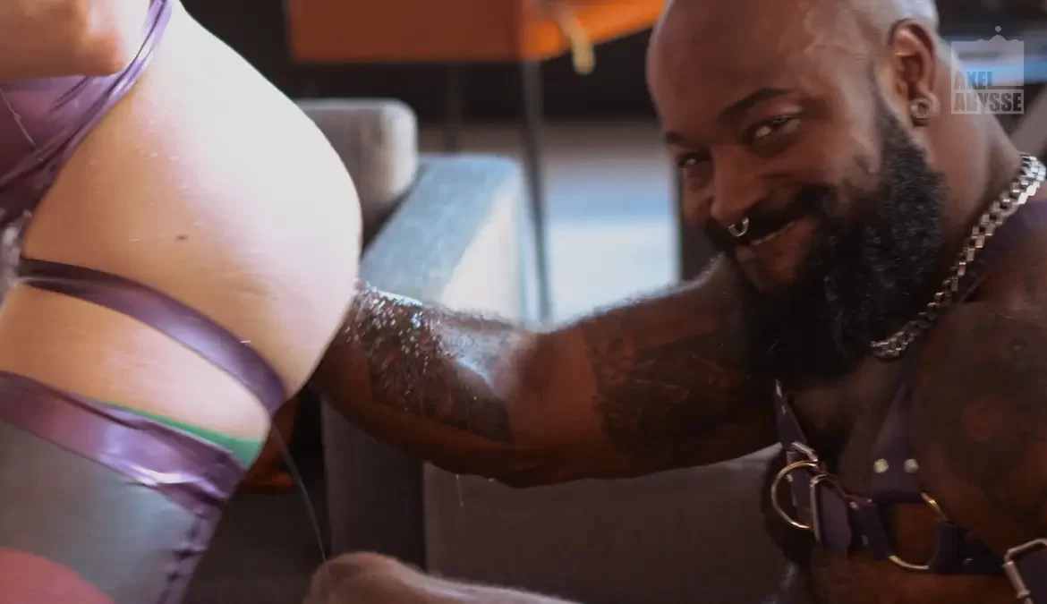 Jasper Reid Brings Axel Abysse To A Fisting Orgasm 1