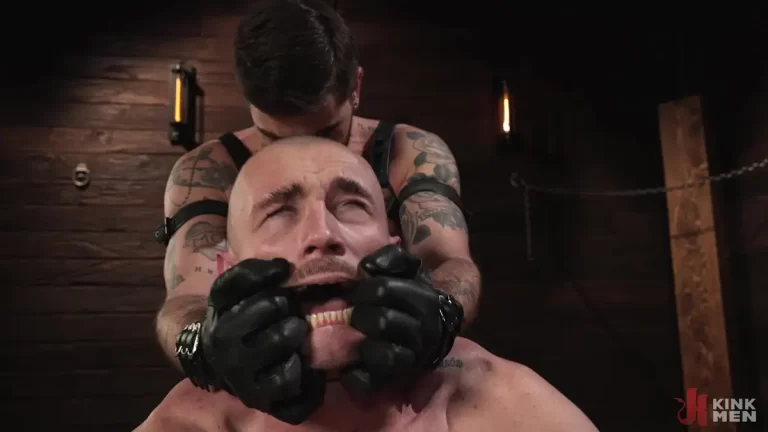Chris Damned Dominates Phoenix Leo In Leather 9