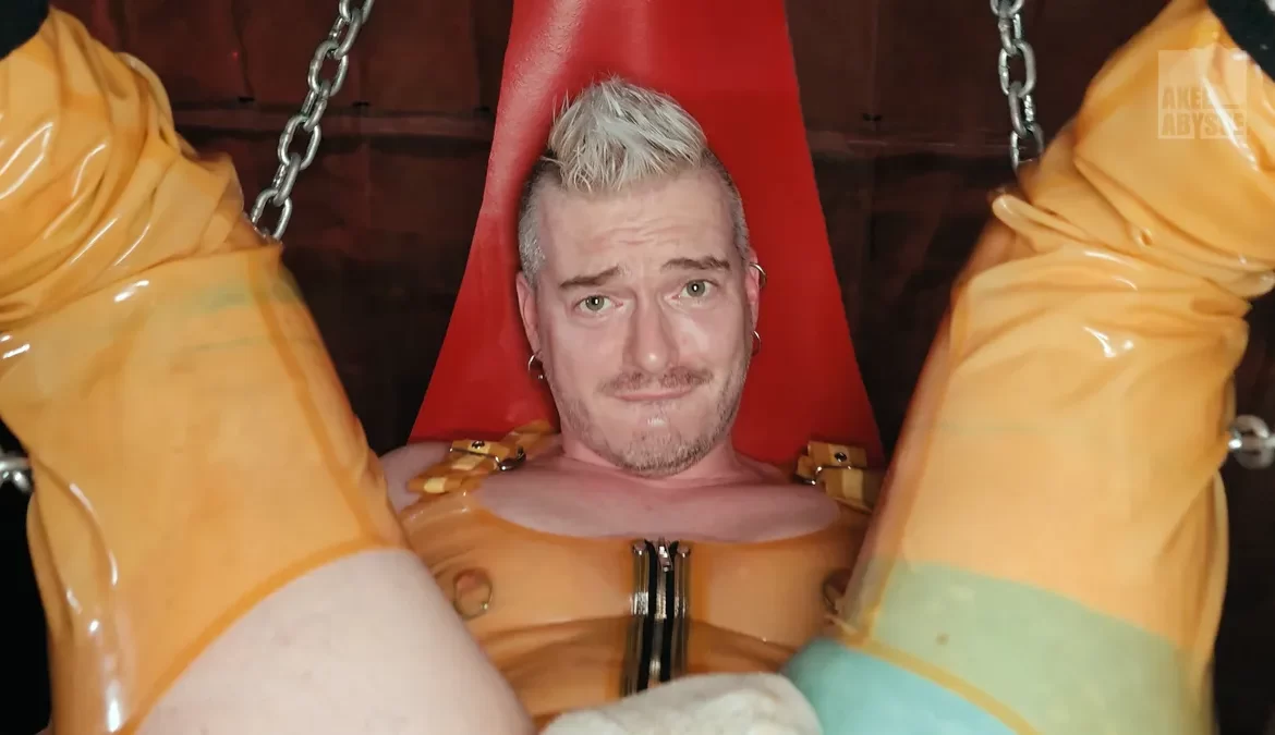 Axel Abysse's Ruined Hole Accommodates Thiago Boss' Huge Hands 8