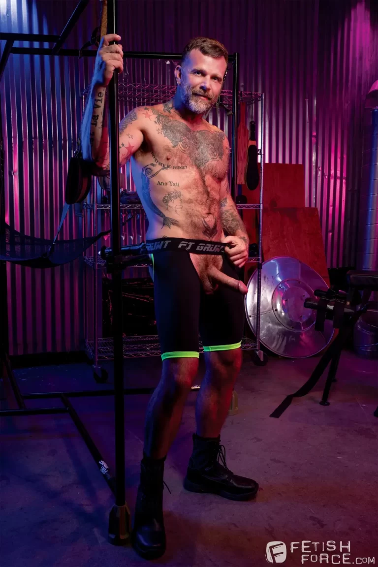 Greg Hollywood Controls the Fuck Machine for Kyle Michaels 5