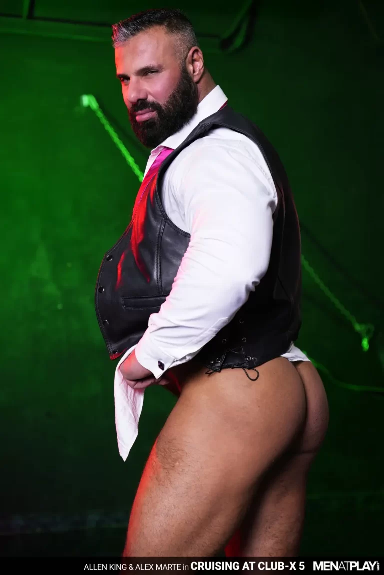 Power & Leather: Alex Marte Takes Control Over Allen King 11