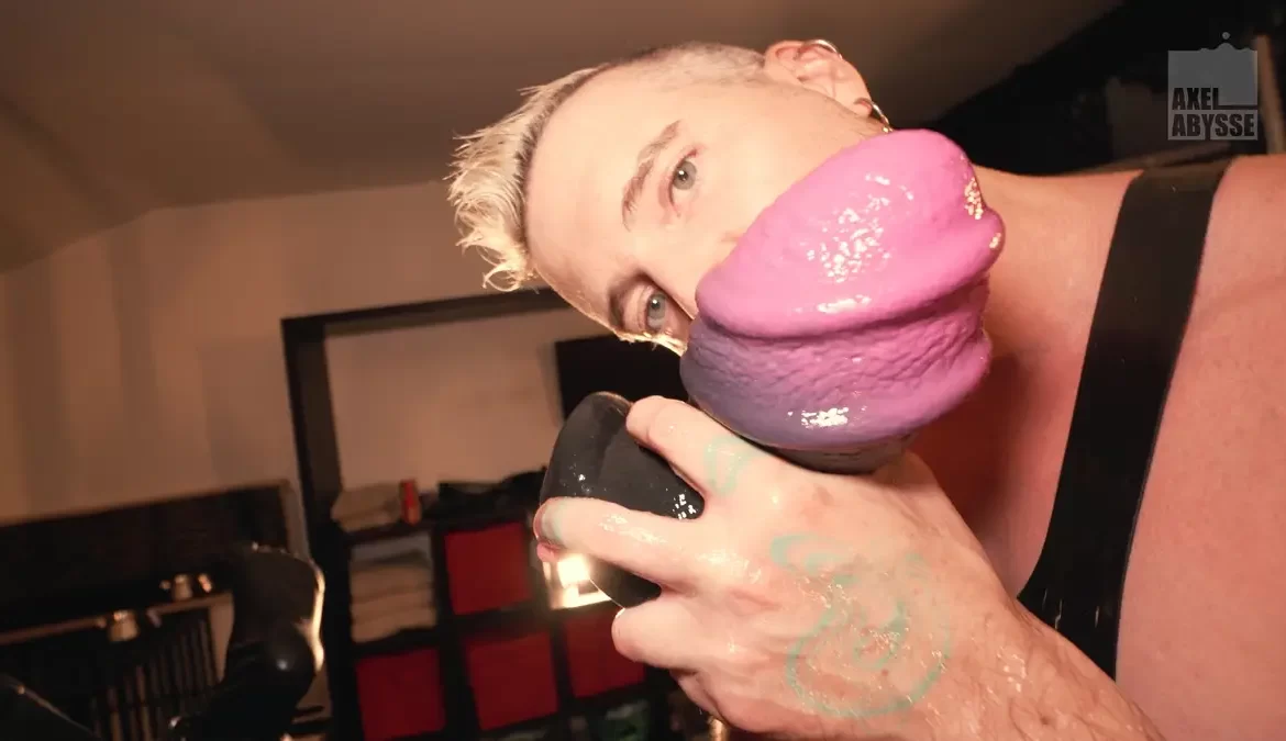 Axel Abysse & Rikki Chrome: Latex Double Fisting Invasion 16