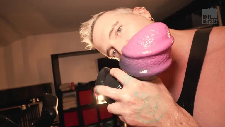 Axel Abysse & Rikki Chrome: Latex Double Fisting Invasion 16