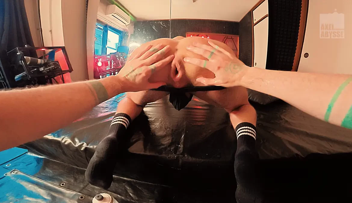 Axel Abysse & Nate's Mind-Wrecking Fisting Exchange 10