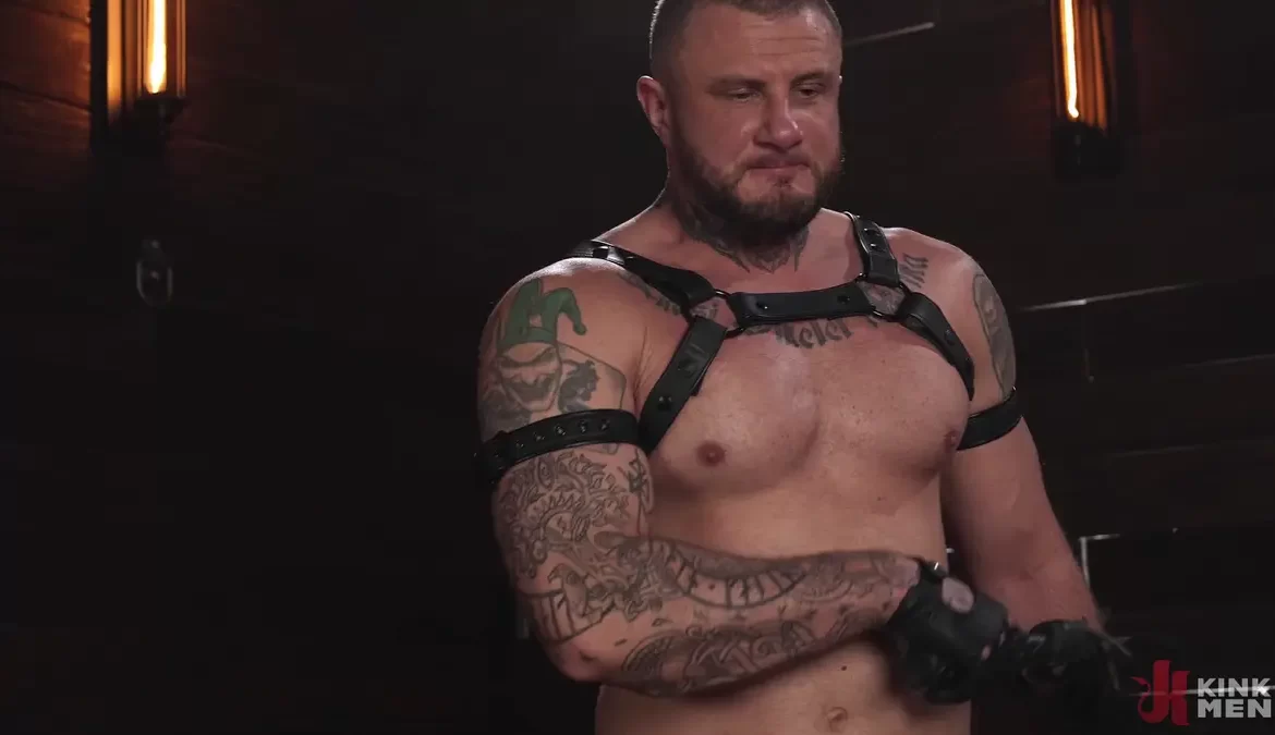 Gay Fisting & BDSM: Leather Crush Daddy Introduces Evan Knoxx to BDSM Leather Crush Daddy Introduces Evan Knoxx to BDSM 14