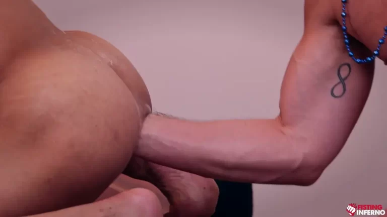 Eli Shaw Enjoys Dio Ferrero’s Fisting Skills 10