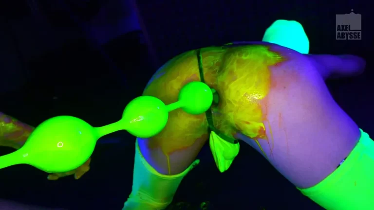 Axel Abysse Fists Shoma’s Glowing Rosebud In a Piggy Scene 9