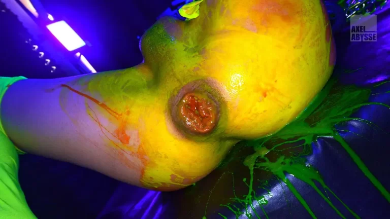 Axel Abysse Fists Shoma’s Glowing Rosebud In a Piggy Scene 14