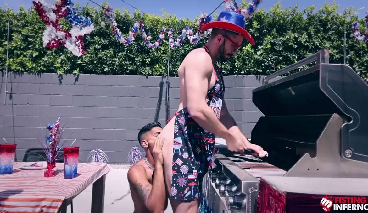Apollo Fates Destroys Jake Apton’s Hole at a Backyard BBQ Gay Fisting & BDSM Apollo Fates Destroys Jake Apton’s Hole at a Backyard BBQ 7