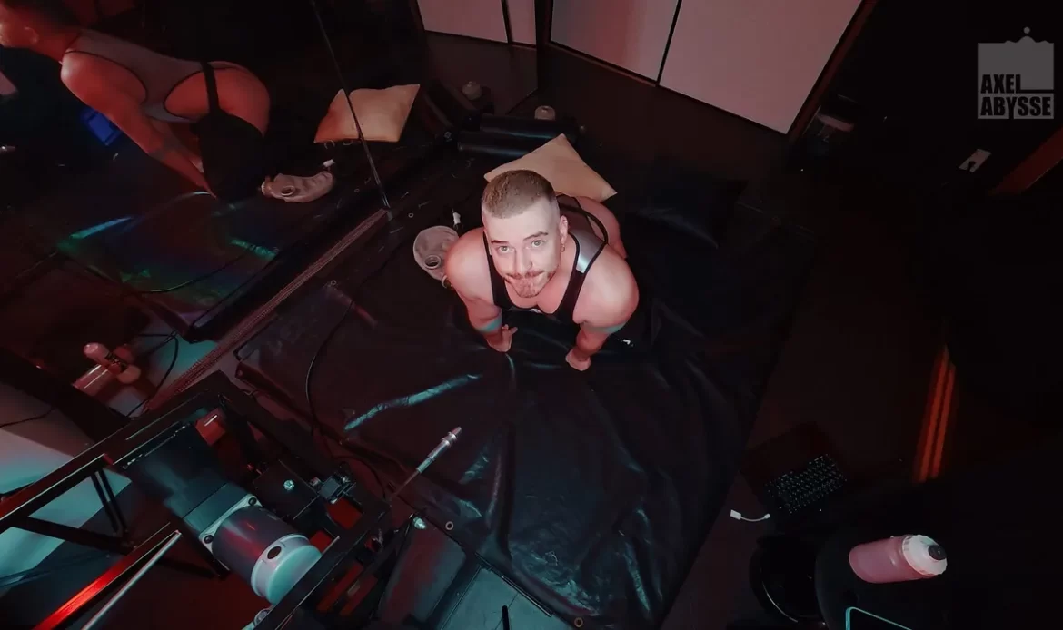 Axel Abysse Wrecks His Own Hole Solo in the Darkroom Gay Fisting & BDSM Axel Abysse Wrecks His Own Hole Solo in the Darkroom