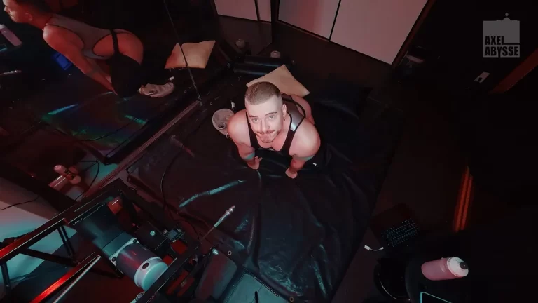 Axel Abysse Wrecks His Own Hole Solo in the Darkroom