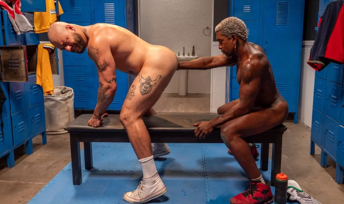 Jonzu Fists Gunnar Gates Hard on Blue Locker Floor Gay Fisting & BDSM Jonzu Fists Gunnar Gates Hard on Blue Locker Floor 7