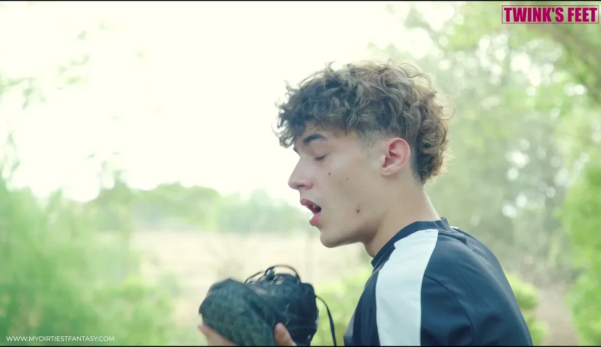 Nico Gerolf Licks Trevor Twink's Day-Old Sneaker Feet 2