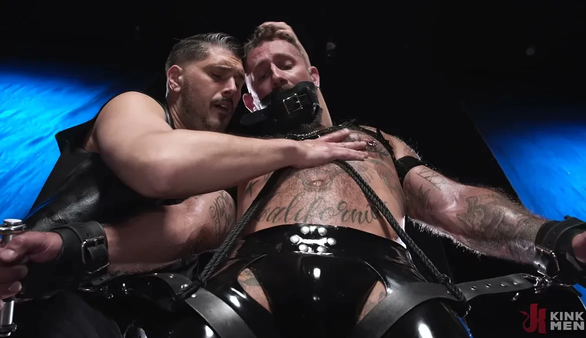 Troy Daniels Chained in Rubber for WoodxBound Edging Gay Fisting & BDSM Troy Daniels Chained in Rubber for WoodxBound Edging 5