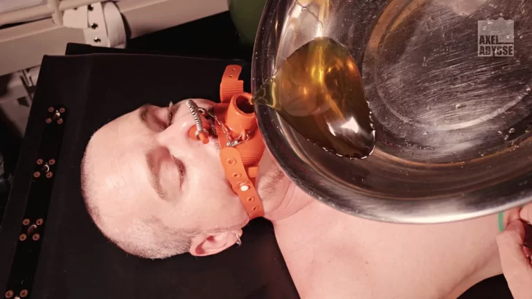 Axel Abysse as Pig Slave for LatexPsycho and Master Sim 8