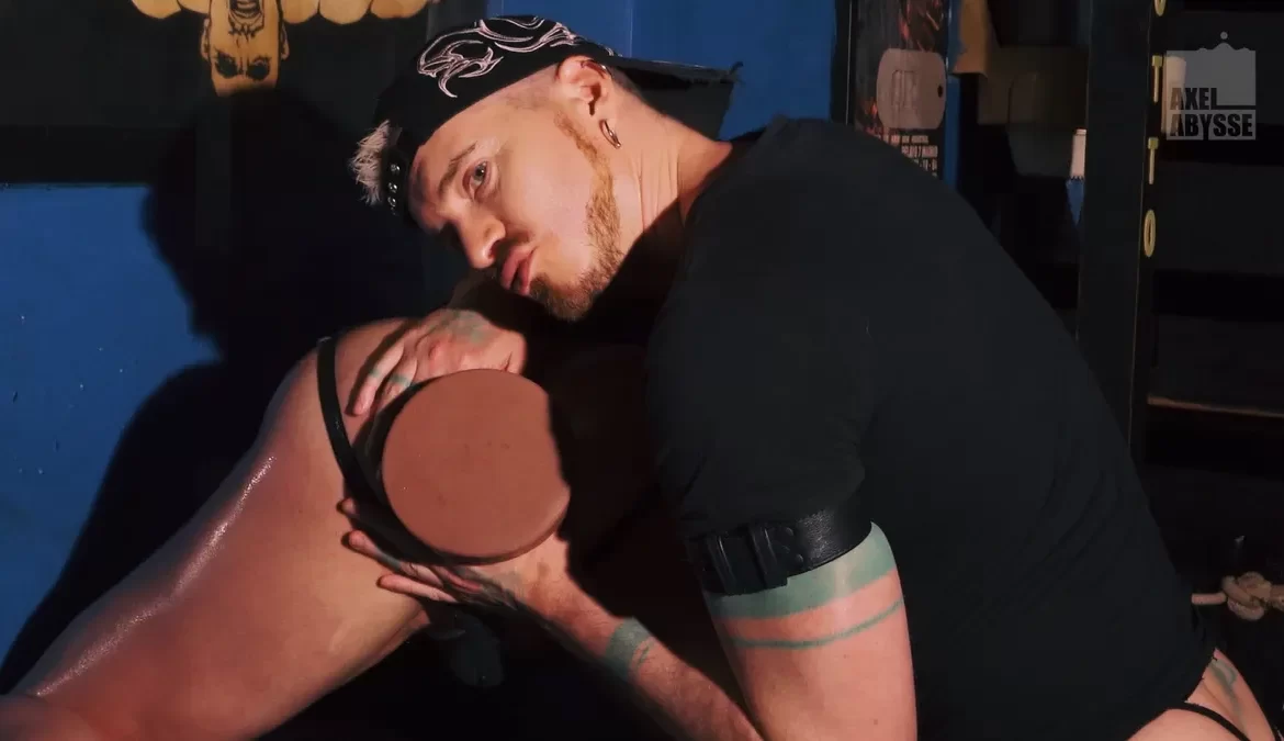 Max Wide & Axel Abysse: Double Fisting & Punching to Oblivion Gay Fisting & BDSM Max Wide & Axel Abysse: Double Fisting & Punching to Oblivion 6
